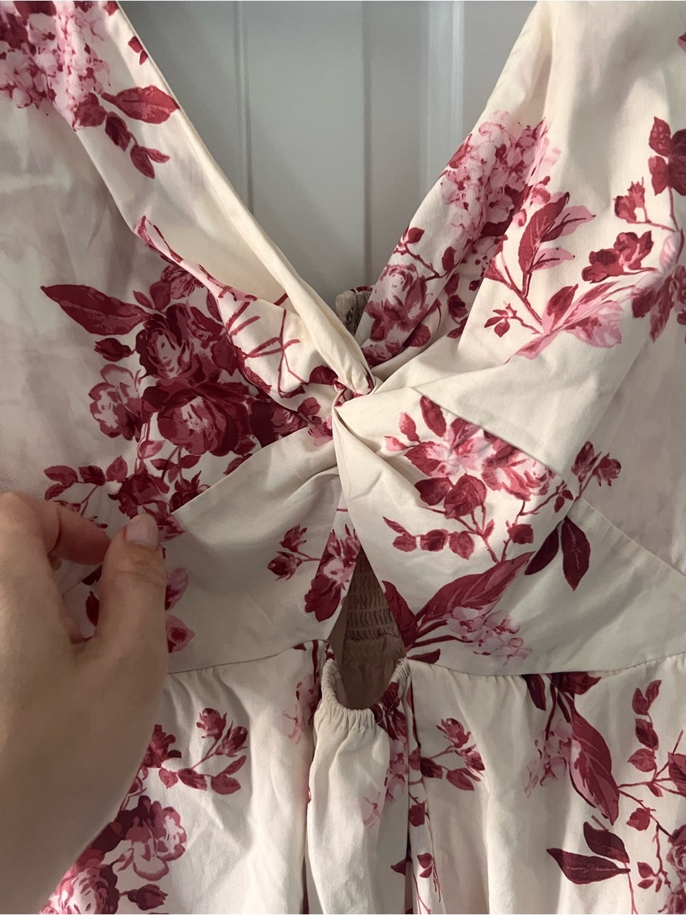 Abercrombie & Fitch Floral Twist-Front Mini Dress in White and Rose - Picture 3 of 9